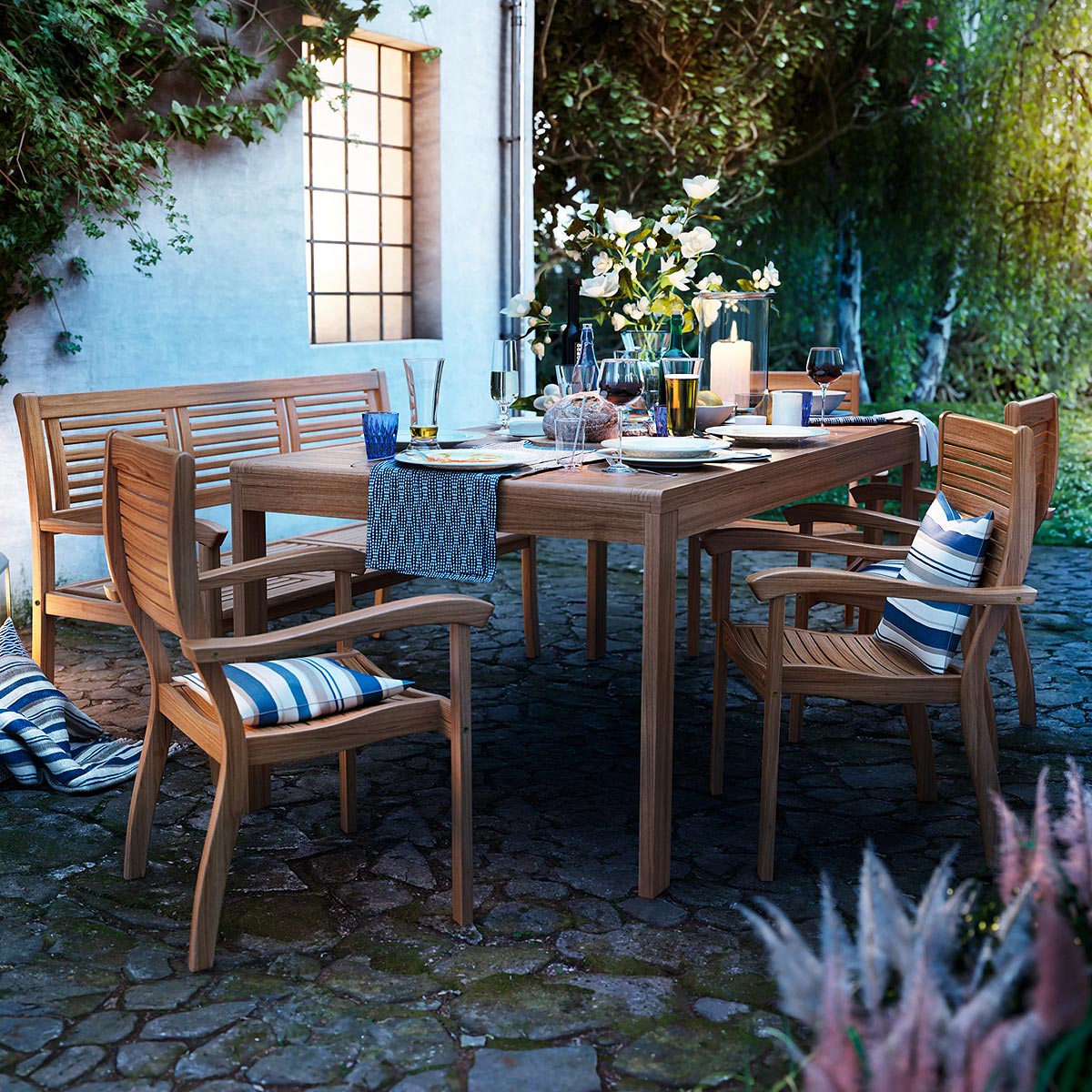 nju-agentur-cgi-09 nju CGI, gedeckter Tisch auf einer Terrasse