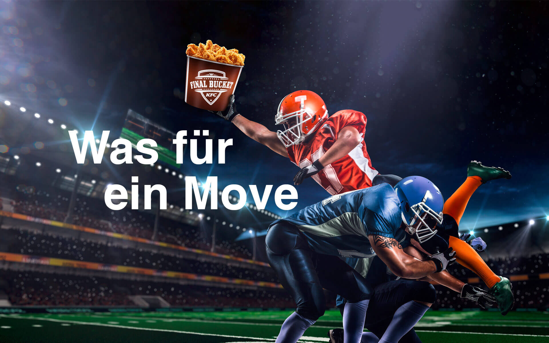 nju communications – Football-Spieler im Zweikampf, einer hält einen KFC Hot-Wings-Bucket in der Hand